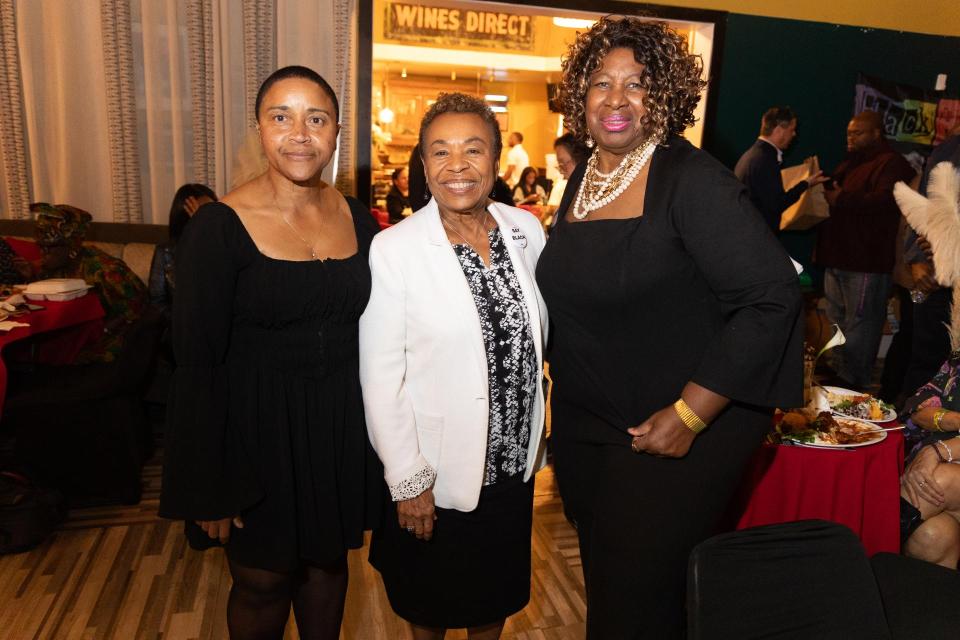 Photo of Phelicia Jones, SEIU 1021 President Theresa Rutherford & Oakland Mayor Barbara Lee at SEIU 1021 SEJ Black History Month Celebration