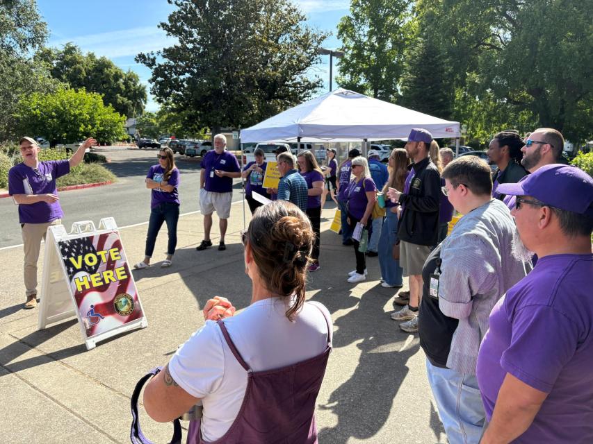 SEIU 1021 members at Mendocino County workers preparing to confront the Board of Supervisors SEIU 1021 members at Mendocino County workers preparing to confront the Board of Supervisors