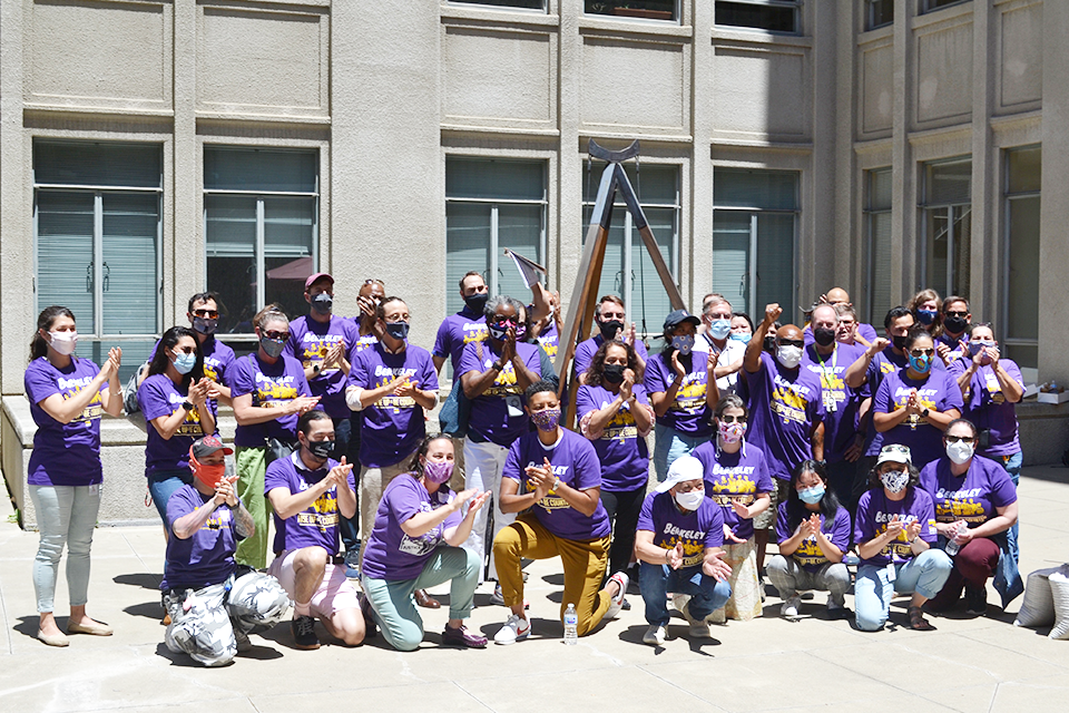 SEIU 1021 members rally outside Berkeley's City Hall in their fight fora strong contract.