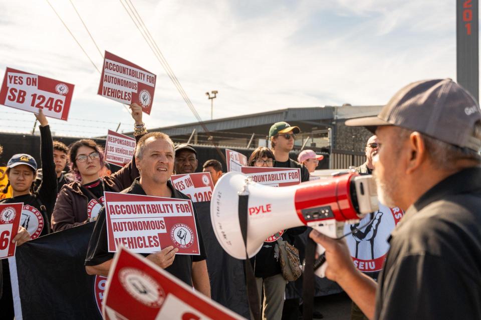 California Gig Workers Union members, SEIU 1021 members, and community allies rallied in support of SB 1246