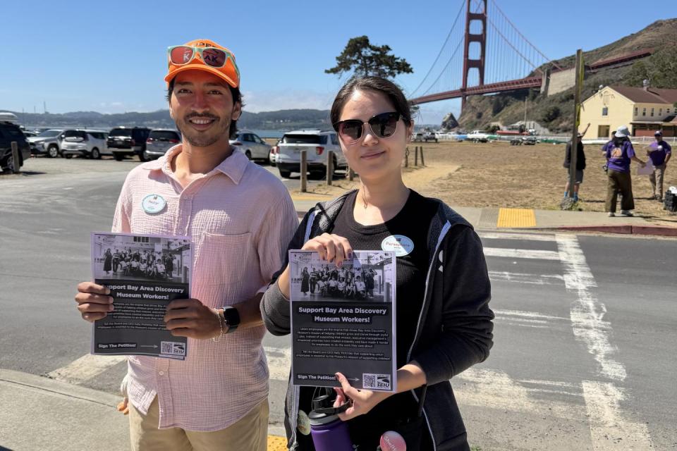 SEIU 1021 members at Bay Discovery Museum leafletting, taking thier labor fight public